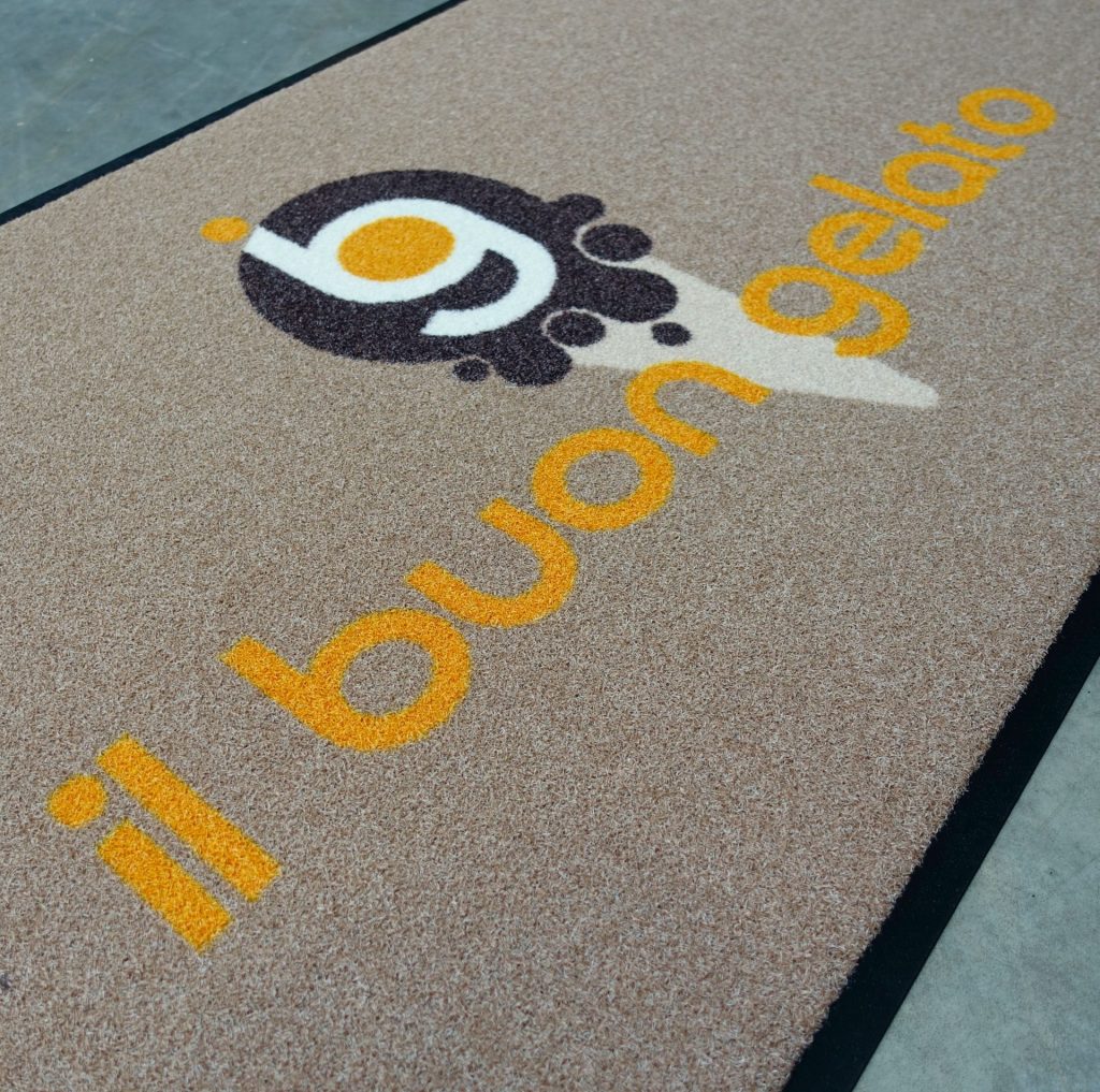Outdoor Logomatten - Nutzen Sie die Schmutzfangmatte für den Außenbereich als Werbefläche!