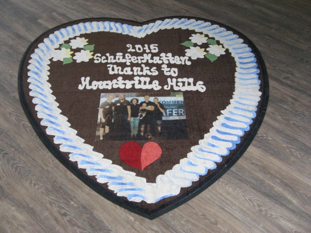 Logomatte in Herzform