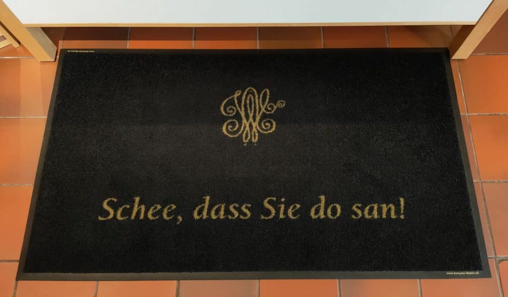 Logomatte-schwarz-gold