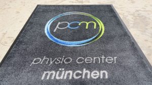 Logomatte für Physio center München