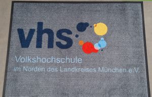 Eingangsmatte für Volkshochschule bedruckt mit Logo