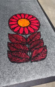 Schmutzfangmatte bedruckt mit Blumen im Detail