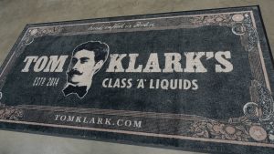 Großer Mattenteppich für Tom Klark