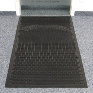 SONDERPOSTEN:    Gummimatte schwarz 85x150 cm "Willkommen"