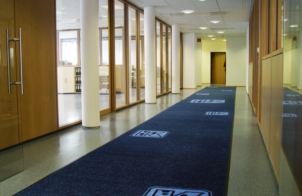 LOGOMATTE extralang - Hochwertige Schmutzfangmatte von Schäfer Matten