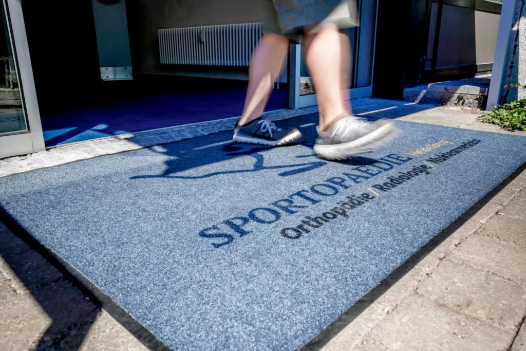 OUTDOOR LOGOMATTE - Hochwertige Schmutzfangmatte von Schäfer Matten